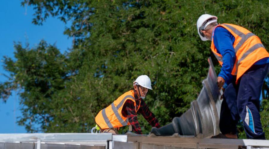 Professional gutter cleaning in Ellis, ID